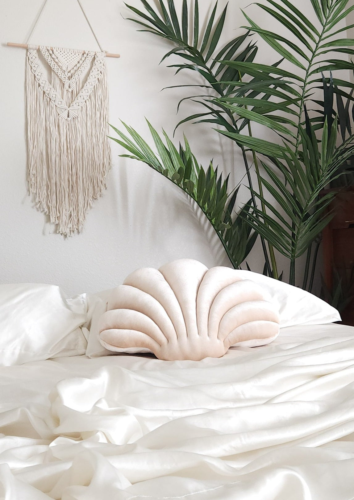 Perla Beige Velvet 21" Shell Pillow | Dusk & Bloom