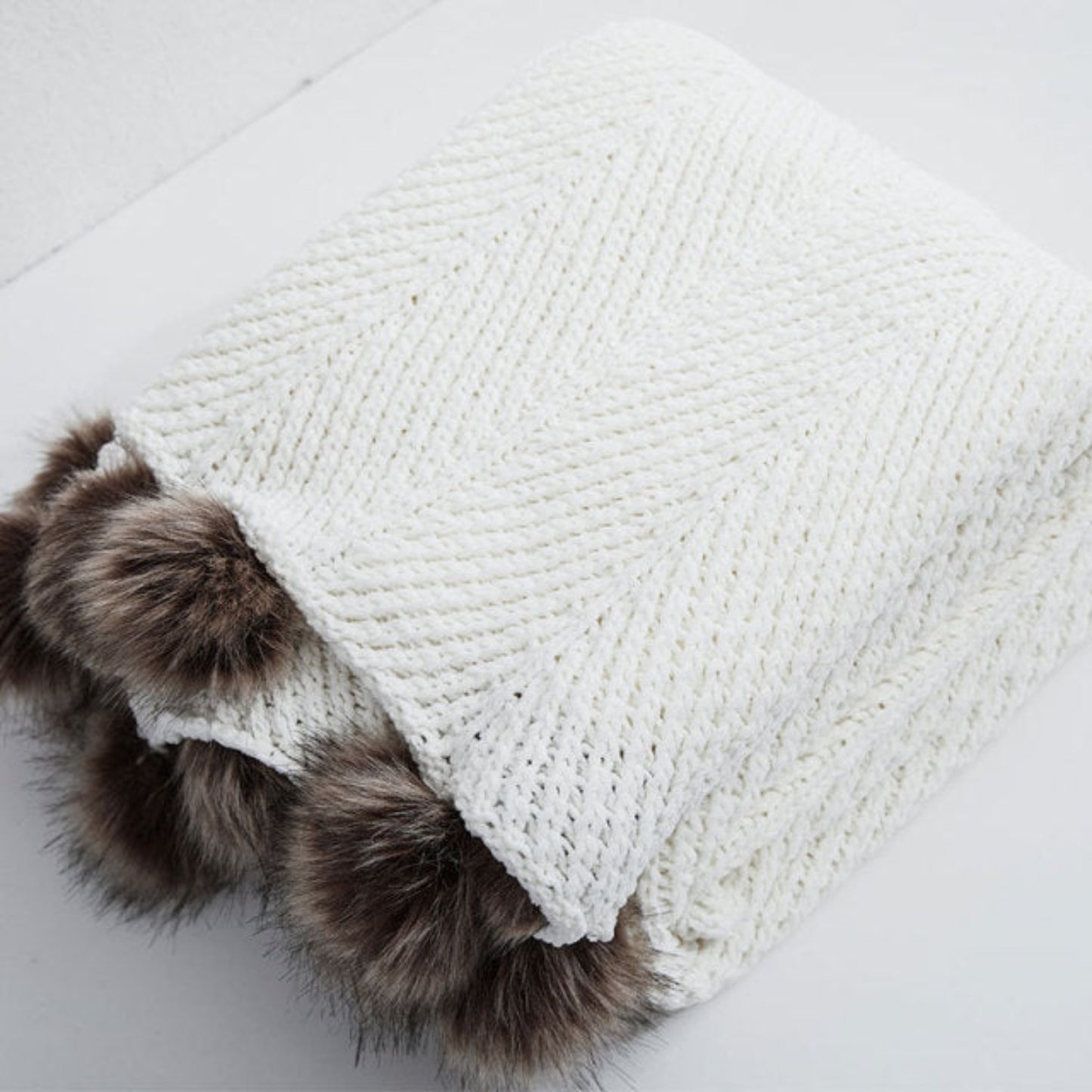 Gigi White Chenille Pom-Pom Throw Blanket | Dusk & Bloom
